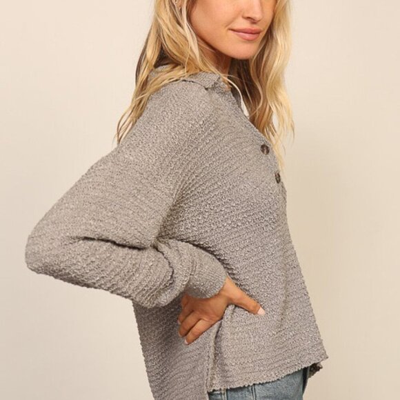 LUMIERE V-NECK TEXTURED WEATER WITH CHIC COLLAR SIZE SMALL - Picture 4 of 6